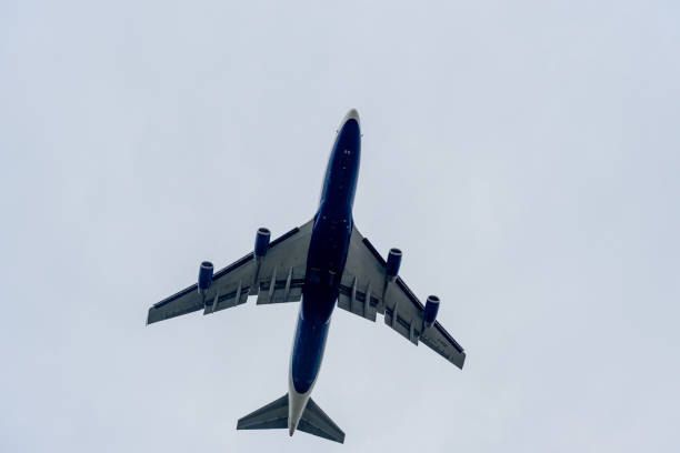 ロンドン・ヒースロー国際空港で離陸するブリティッシュ・エアウェイズのボーイング747型機g-bygb。 - boeing 747 airplane taking off commercial airplane ストックフォトと画像