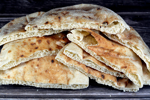 Baladi Roti Roti Pipih Tradisional Mesir Dengan Dedak Gandum Dan Tepung Aish Baladi ...