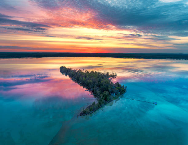 istock Treasure Island Aqua Sunrise 1492003085