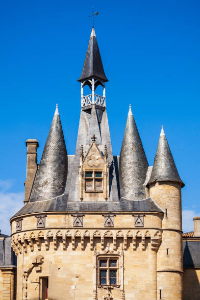 istock La porte Cailhau Gate, Bordeaux 1492067803