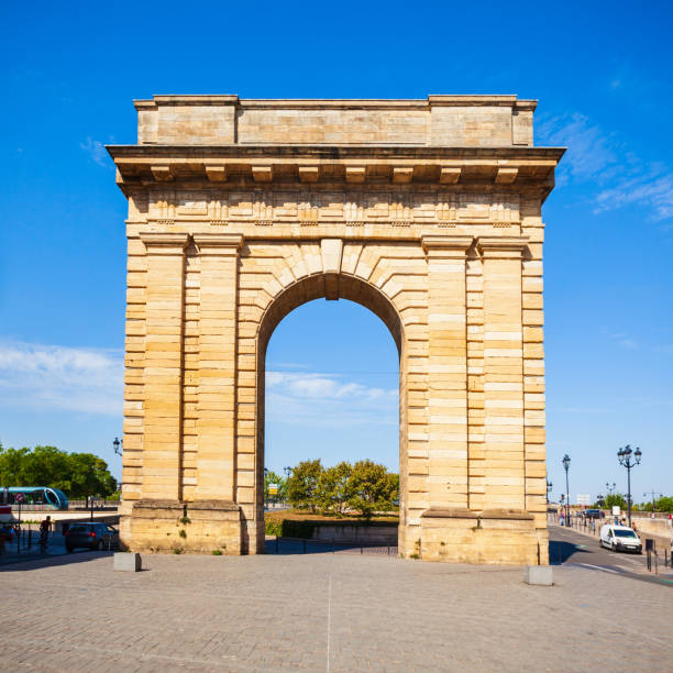 istock La porte Cailhau Gate, Bordeaux 1492067842