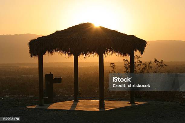 Palapa Allalba - Fotografie stock e altre immagini di Aurora - Aurora, Calcestruzzo, Composizione orizzontale