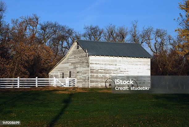 Homesteaddaschaminés - Fotografias de stock e mais imagens de Celeiro - Celeiro, Fotografia - Imagem, Horizontal