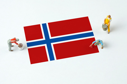 Painters paint the Norwegian Flag