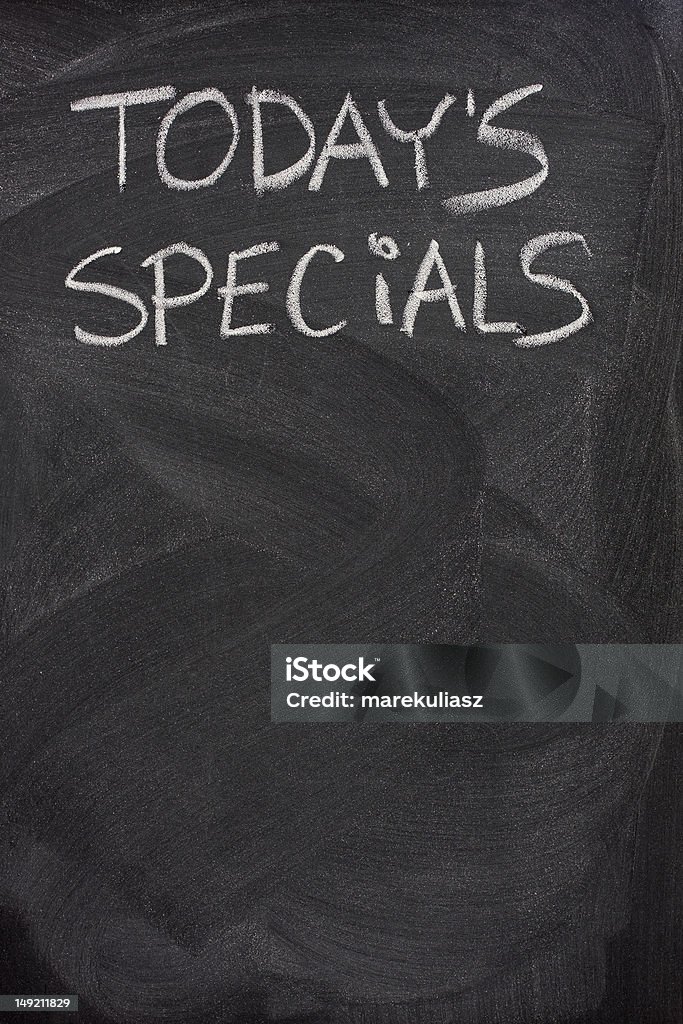 Сегодня's специальные предложения текста blackboard - Стоковые фото Today - английское слово роялти-фри