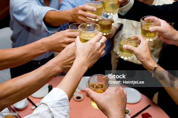 Brawo - zdjęcia stockowe i więcej obrazów Alkohol - napój - Alkohol - napój, Fotografika, Gratulować