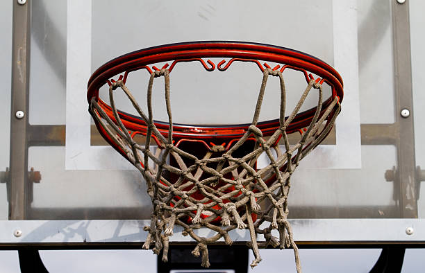 Patio de juegos canasta de baloncesto - foto de stock