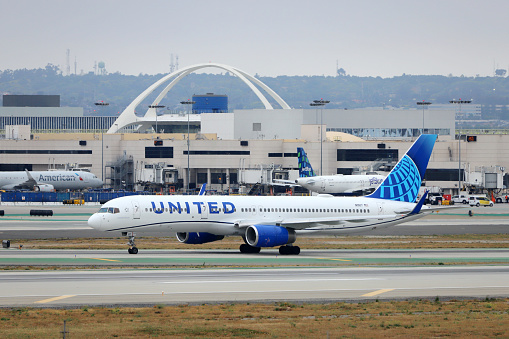 Los Angeles, California, USA - May 20, 2023: United Airlines Boeing 757 (Boeing 757-200) Aircraft, Los Angeles International Airport (LAX).