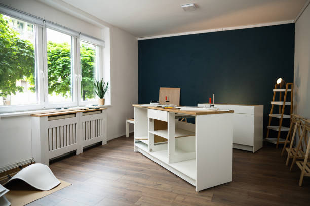 istock Furniture assembly at the new apartment 1492248103
