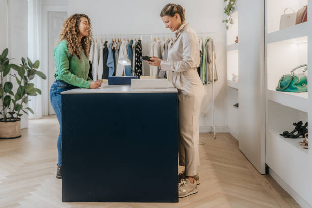istock Women working at a store 1492259046