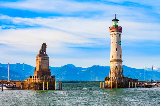 istock Lighthouse and Bavarian Lion in Lindau 1492276248