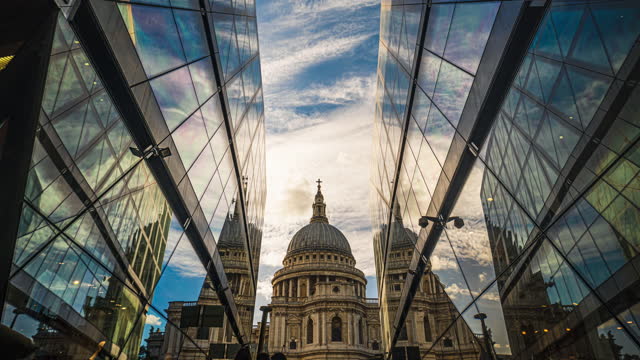 4K Footage Time lapse of St. Paul's Cathedral with tourist and people walking in the central City of London, England, United Kingdom