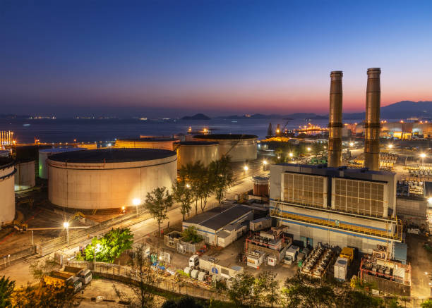 Elektrownia w Hongkongu o zmierzchu – zdjęcie