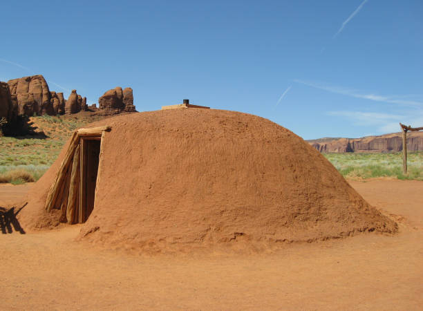 istock Navajo hogan 1492376318