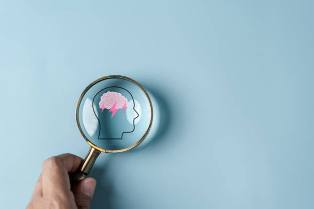 istock Magnifier with Brainstorm inside to smart, idea, creative, thinking;, education, innovation smart intelligence concept. 1492377139