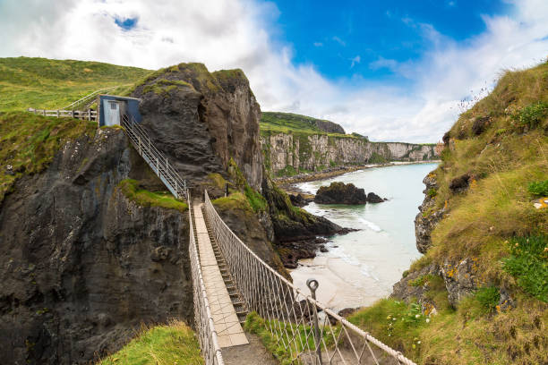 istock Carrick-A-Rede rope bridge, Northern Ireland 1492398037