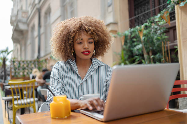istock Freelance entrepreneur working in a restaurant 1492402431