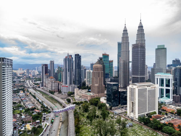 istock Saloma Link Bridge and Kuala Lumpur City Centre (KLCC). 1492472542