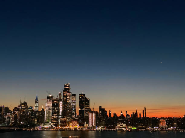 istock Sunrise view of Manhattan 1492479991