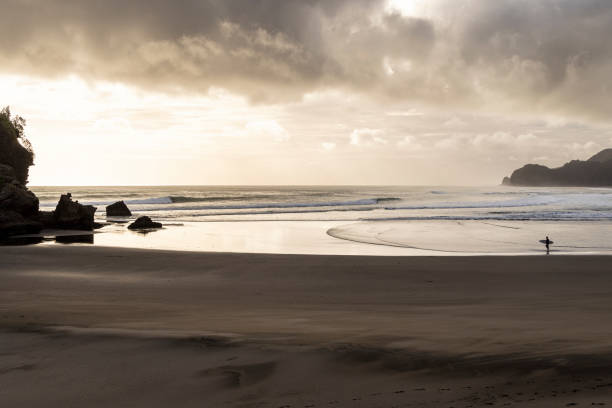 istock Piha Surf, New Zealand 1492523881