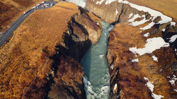 vue aérienne de la cascade de la rivière gullfoss - north cascades national park cascade range river waterfall photos et images de collection