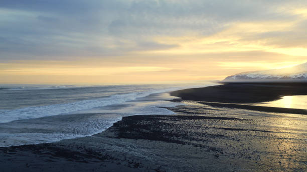 istock Aerial view of icelandic ocean 1492546951