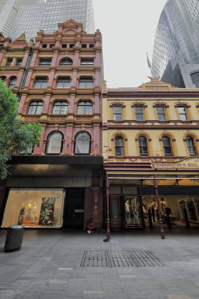 fachadas del edificio glasshouse y el edificio soul pattinson frente a pitt street. sídney-australia-640 - pitt street mall fotografías e imágenes de stock