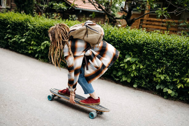 istock Young woman skating. 1492580425