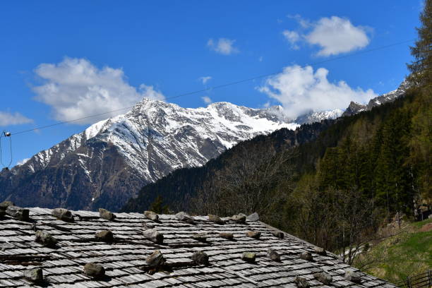 wunderschöne landschaft am meraner höhenweg in südtirol - 2359 stock-fotos und bilder