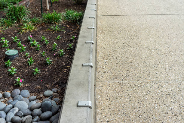 istock Metal skateboard deterrents placed on a concrete garden step in a public area 1492674572