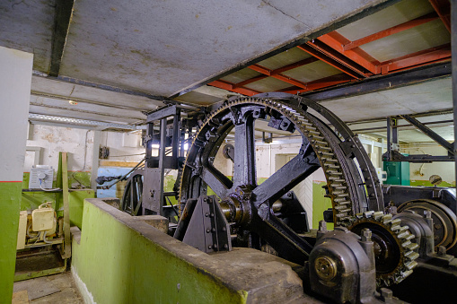 What is an old water wheel called?\nCommonly called a tub wheel, Norse mill or Greek mill, the horizontal wheel is a primitive and inefficient form of the modern turbine. However, if it delivers the required power then the efficiency is of secondary importance.