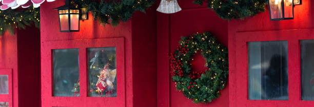 istock Red shop and Christmas decorations 1492719427