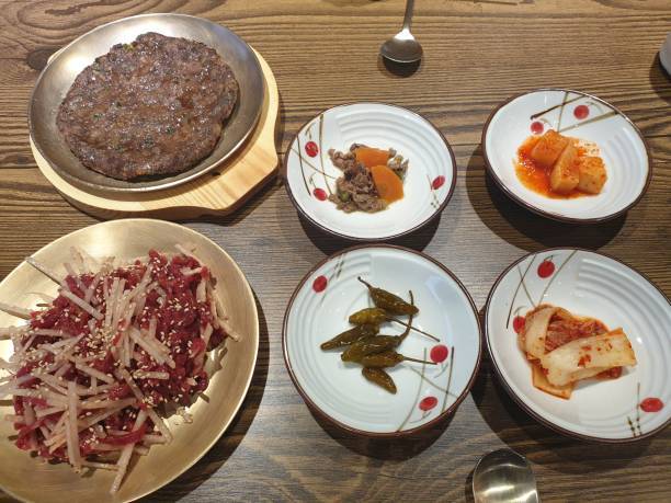 istock Eat Korean Dishes. 1492738803