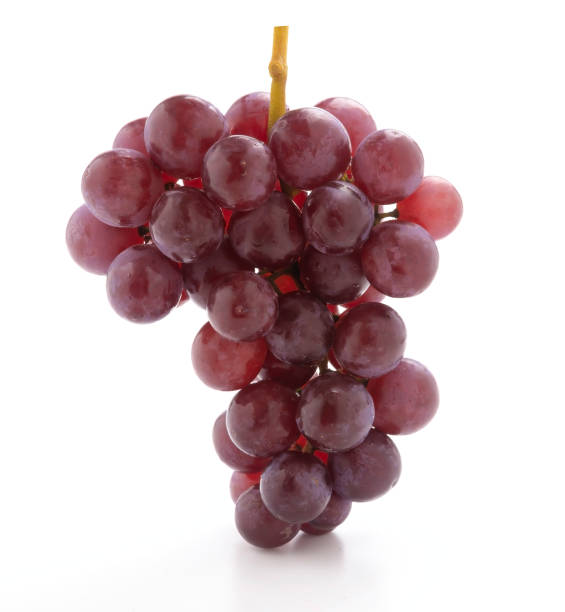 świeże czerwone winogrona na białym tle - red grape grape fruit sweet food zdjęcia i obrazy z banku zdjęć