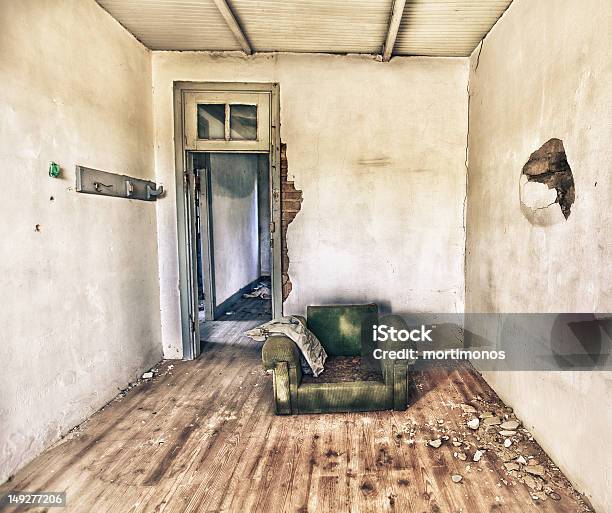 Foto de Antiga Casa e mais fotos de stock de Abandonado - Abandonado, Antigo, Apodrecer