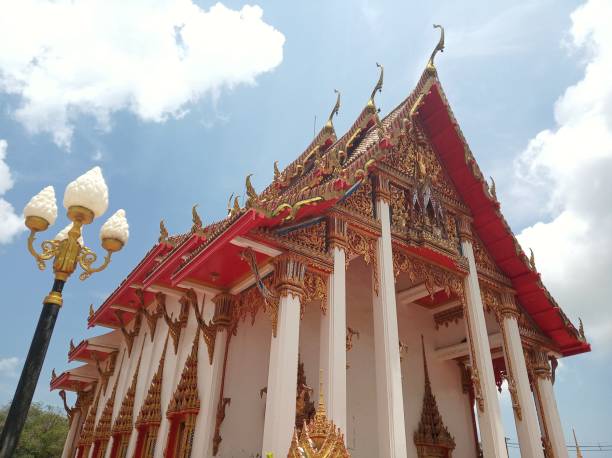 istock Thai architecture and art, with golden Buddha statue inside. 1492774046