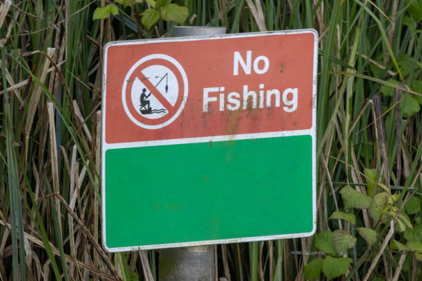 istock No fishing sign 1492784569