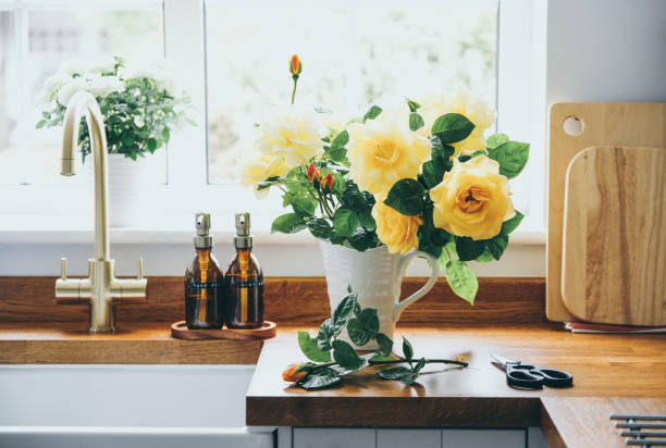 istock Freshly cut yellow roses from the garden 1492887650