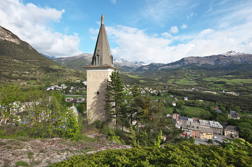 Jausiers un village des Alpes-de-Hautes-Provence dans la vallée de l'Ubaye, un rendez-vous incontournable pour les cyclistes en quête d'altitude....col de la Bonette, de Vars, de la Cayolle ou bien d'Allos