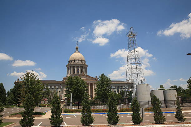 cidade de oklahoma state capitol building - oklahoma state capitol - fotografias e filmes do acervo