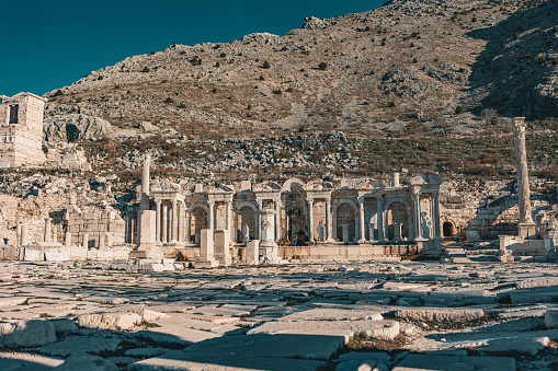 The archaeological site of Sagalassos is located in southwest Turkey, near the present town of Ağlasun (Burdur province); roughly 110 km to the north of the well-known port and holiday resort of Antalya. The ancient city was founded on the south facing slopes of the Taurus mountain range and was the metropolis of the Roman province of Pisidia. Next to its mountainous landscape, a series of lakes form another typical feature of the regional geography. Today this region is known as the Lake District.
