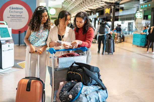 istock Women in airport 1492942426