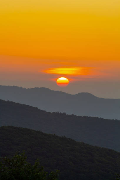 istock Sunrise in the Blue Ridge Mountains 1492949051