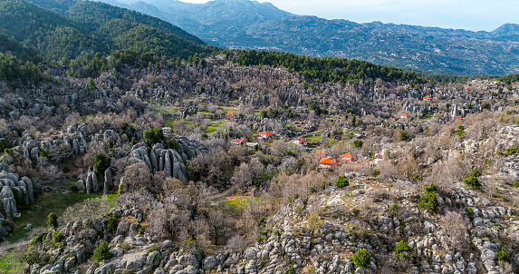 The region of 'conglomerate' rocks surrounding the Ancient City of Selge in Antalya's Manavgat district resembles the images in the US-made 'Avatar' movie. The region, called 'Avatar Land', called 'Adam Rocks' because it resembles a standing human, creates a fantastic image.

In Manavgat Köprülü Canyon National Park, St. The surrounding of the ancient city of Selge, consisting of 65 million-year-old 'conglomerate' rocks, on the way to St. Paul, draws great attention from nature sports and hiking groups.

The region, which covers the entire region on the skirts of Bozburun Mountain, which draws attention with its resemblance to Cappadocia, consists of conglomerate rocks known as 'rose marble' as a result of the combination of sand and gravel areas rising from the seabed with soil and shaft under pressure, and resembles the images in the movie 'Avatar'.