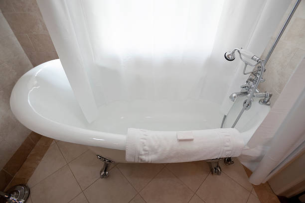 античный ванной и душем - shower curtain стоковые фото и изображения