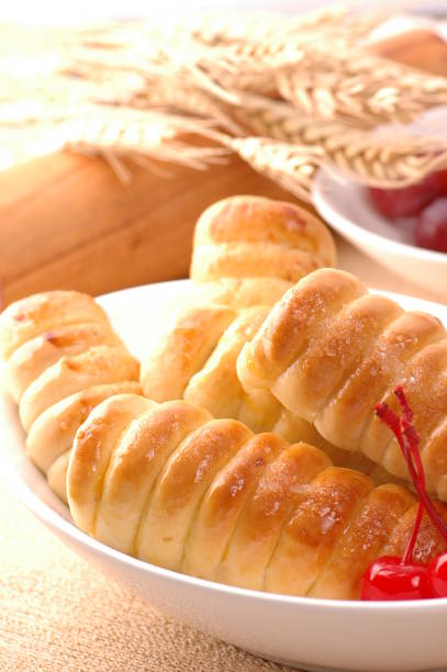 istock Serving a variety of bread, pizza, donuts, pastry and bakery 1492980003