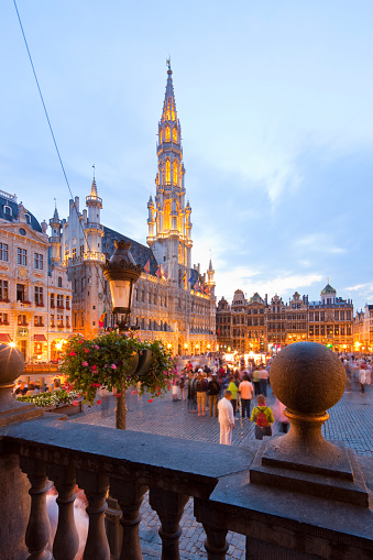 Central town square (grand place, grote markt), Brussels' central square with the gothic city hall at night