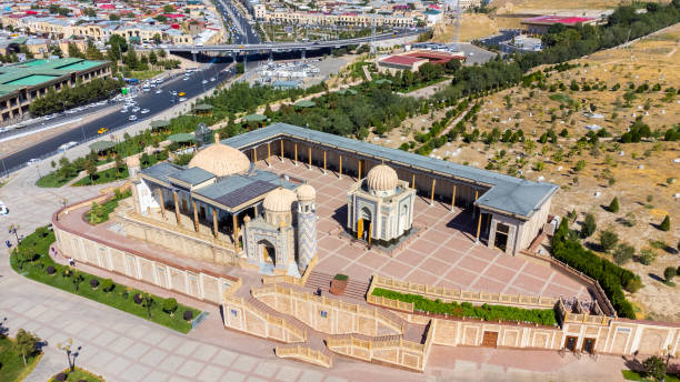 Hazrat Khizr Mosque in Samarkand Samarkand, Uzbekistan - May 24, 2021: Aerial view of Hazrat Khizr Mosque in Samarkand Uzbekistan samarkand urban stock pictures, royalty-free photos & images