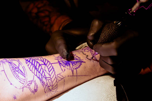 istock Close Up Of Making Tattoos 1493192359
