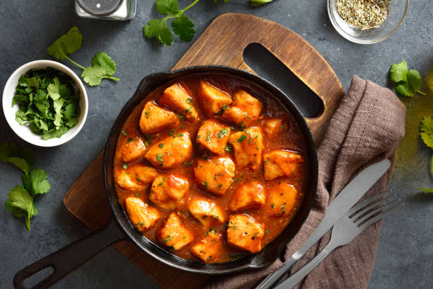 istock Sweet and spicy chicken bites with sauce 1493212621